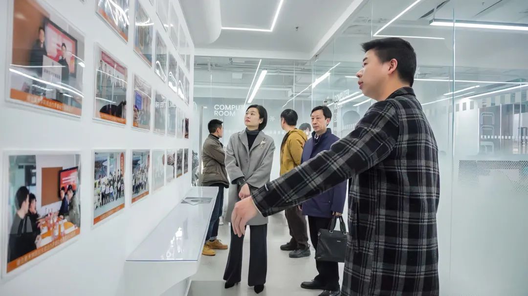 文华学院校领导赴禾田星锐调研，并签订就业实习基地合作协议